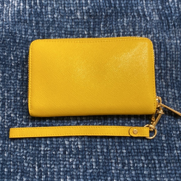 Michael Kors Small Wrist Wallet - Picture 4 of 5